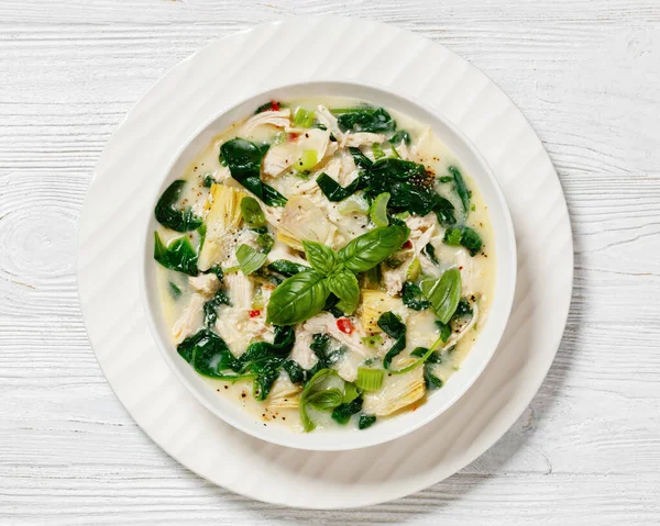 Chicken Spinach Artichoke Creamy Soup White Bowl White Textured Wooden — Stock Photo, Image