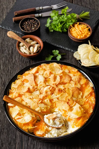 Creamy Cheesy Chicken Almond Casserole Topped Potato Chips Baking Dish — Stock Photo, Image