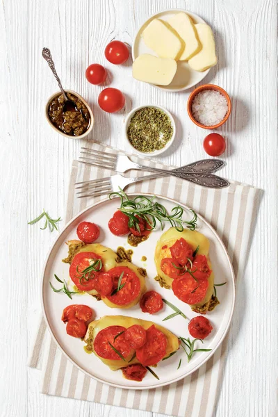 Pesto Tomato Cheese Chicken Breast Baked Oven Served Plate Fresh — Stock Photo, Image