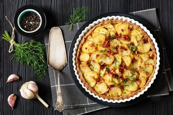 Ierse Aardappeltaart Van Knapperige Korst Gelaagd Met Aardappelen Spek Bakvorm — Stockfoto
