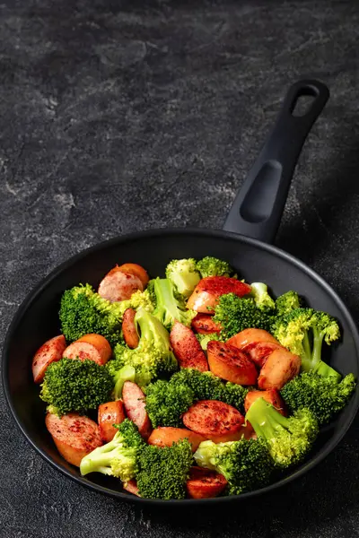 Sausage Broccoli Stir Fry Skillet Grey Concrete Table Vertical View — Stock Photo, Image
