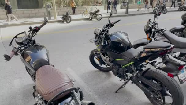 Motocykle Zaparkowane Pod Rząd San Francisco California — Wideo stockowe