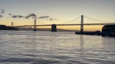 San Francisco 'daki Altın Köprü' nün Şafak Videosu