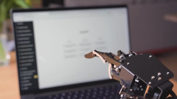 Robot Hand Wisselt Met Taalmodel Chatten Met Gpt — Stockvideo
