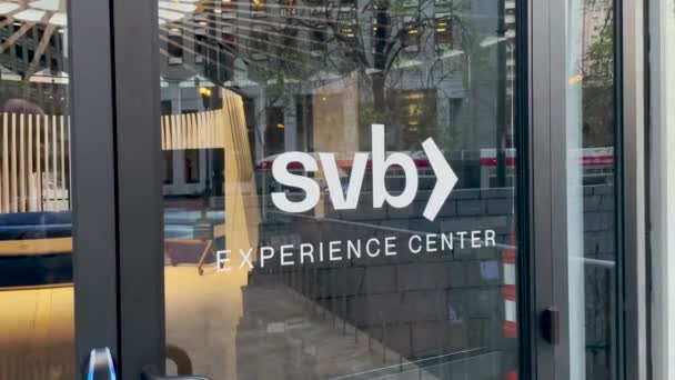 Silicon Valley Bank Puerta Entrada — Vídeos de Stock