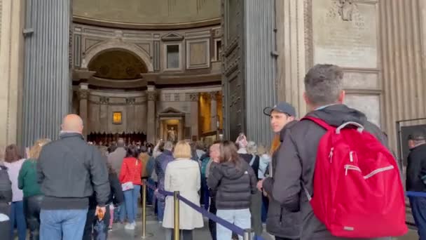Большая Толпа Очереди Войти Исследовать Пантеон — стоковое видео