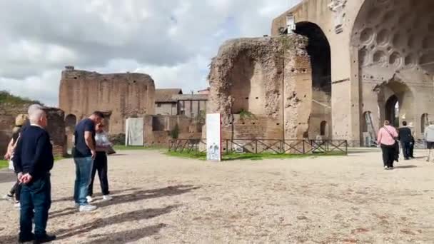 Kamera Pohybuje Rychle Odhalit Velkolepost Lázní Caracalla — Stock video