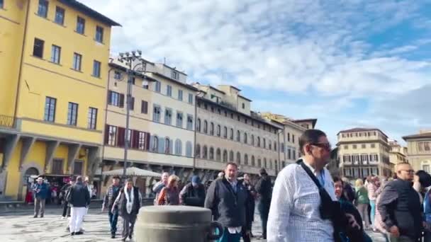 Toeristen Lokale Bevolking Vermengen Zich Het Levendige Piazza Santa Maria — Stockvideo