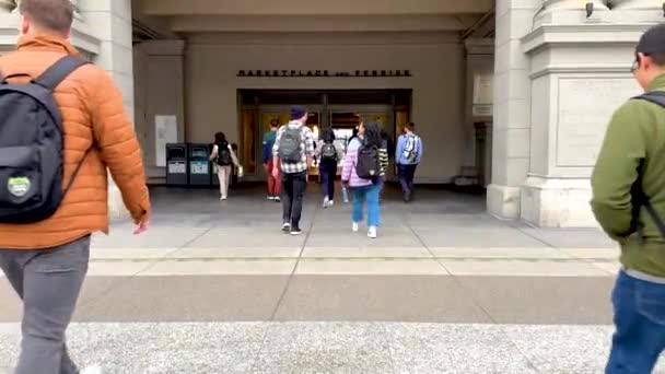 Patrons Enter Exit Public Library Scene Capturing Moment Daily Urban — Stock Video