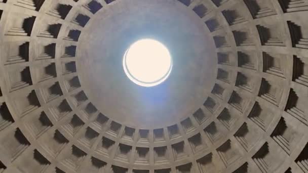 Napfény Árad Pantheon Szemén Fényt Vetve Beton Kupola Belsejére — Stock videók