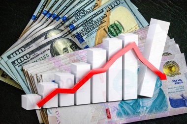 Arrow ve nakit. 10,000 Arjantin pesosu ve dolar. Arjantin parası. Maksimum değer banknotu. Yeni tasarım 2024 - Ekonomi grafiği