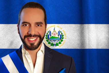Nayib Bukele ve El Salvador bayrağı
