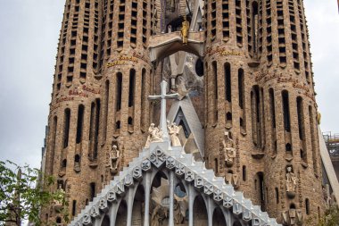 Sagrada Familia Bazilikası. Tutku cephesinin ayrıntıları. Barselona, İspanya.