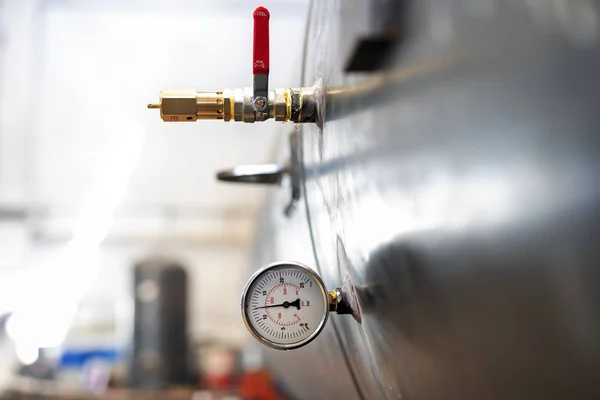 View Hydrostatic Test Pressure Cylindrical Tank Pressure Vessel Safety Valve — Foto de Stock