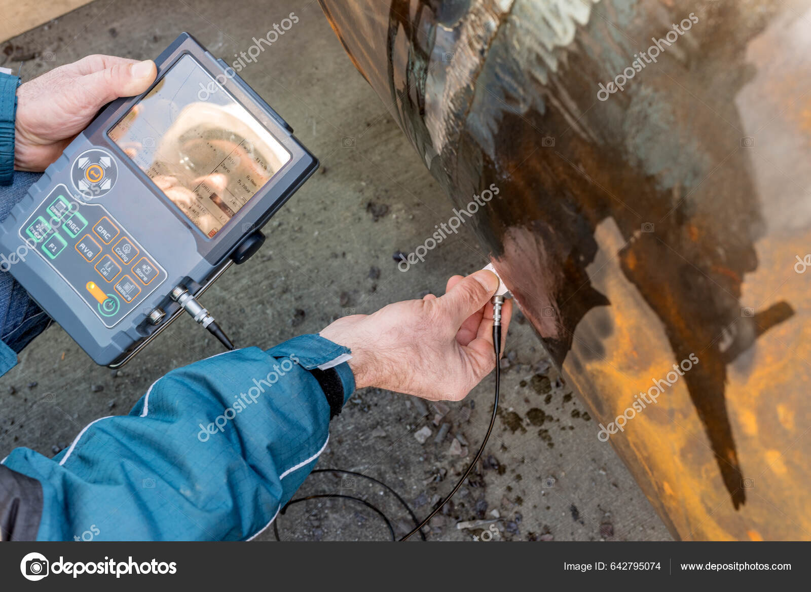 Engineer Inspection Pipe Welds Ultrasonic Testing Reflected Ultrasound ...