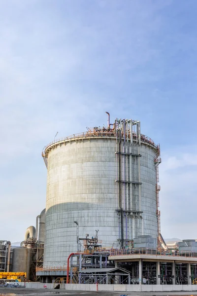 View Double Walled Vertical Cylindrical Cryogenic Ammonia Storage Tank Process — Stock Photo, Image