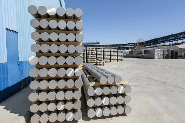 Billets Aluminium Factory Hall Heroult Process Produces Aluminium Purity Further — Stock Photo, Image