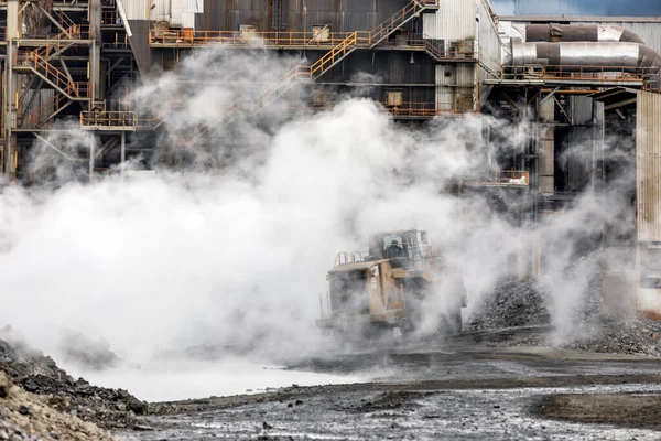 Grande Bulldozer Inquinamento Industriale Inquinamento Introduzione Contaminanti Nell Ambiente Naturale — Foto Stock
