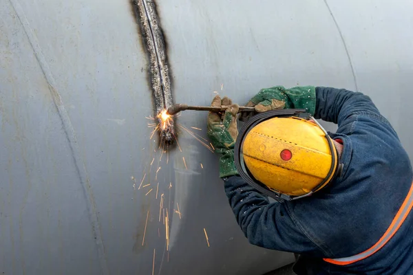 Worker Cutting Metal Plate Manual Flame Cutting Process Oxy Fuel —  Fotos de Stock