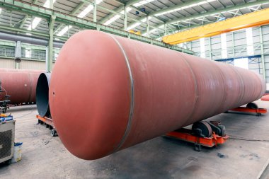 Endüstriyel top ve sarkık değirmenin vites sistemi. Bir dişli, dişleri kesilmiş dairesel bir parçadır. Ya da dişli ya da dişli dişli..