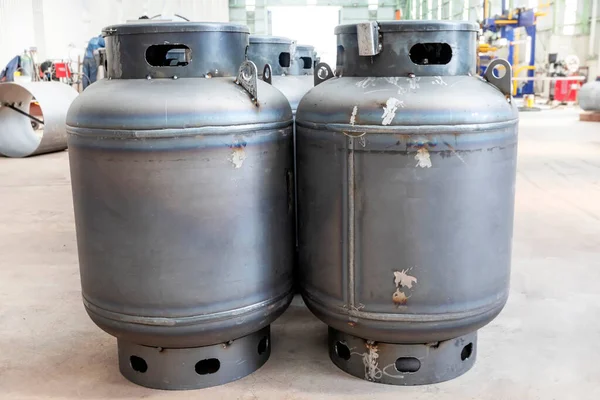 Produksjon Lpg Sylindere Gassbeholderen Tilhører Den Transportable Påfyllingssylinderen Sveiset Stål – stockfoto