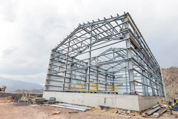 Een Nieuw Industrieel Gebouw Installatie Met Staalconstructie Bouwplaats Industrieel Gebouw — Stockfoto