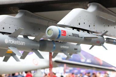 Samsun, Türkiye - 04 Eylül 2022: Türk savunma sanayii İHA 'lar için Bozok lazer güdümlü mühimmat seri üretimine başladı