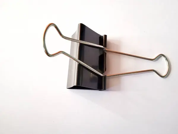 Beyaz arkaplanda ataç resmi kapat