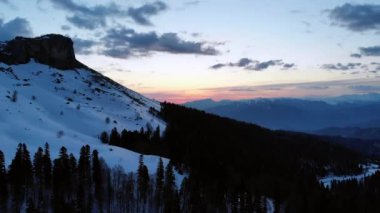 Dağların güzel manzarası
