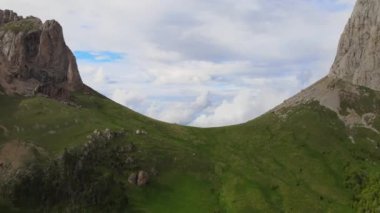 Gürcistan 'daki dağ manzarası.