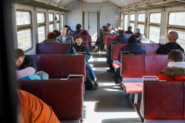 Kyiv Ukraine Mars 2022 Les Gens Voyagent Dans Nouveau Train — Photo