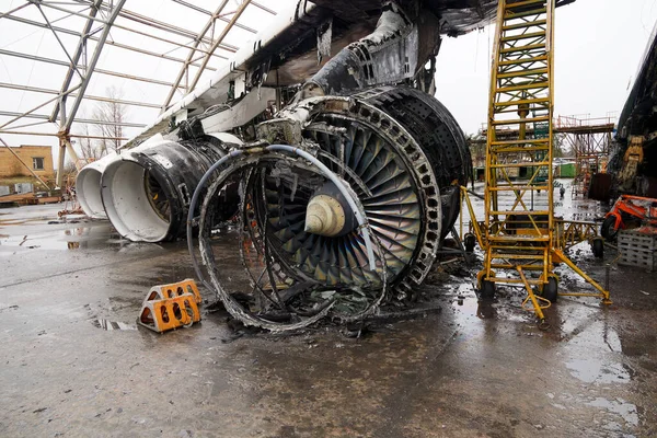 stock image Hostomel, Ukraine APR 05, 2023 Debris of ukrainian airplane AN-225 Mriya destroyed at Hostomel airfield after russian invasion to Ukrain