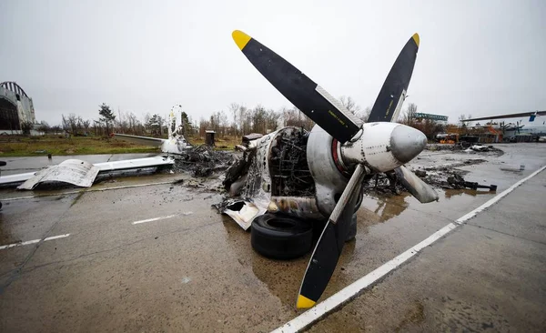 Hostomel Ucrania Abr 2023 Escombros Aviones Ucranianos Destruidos Aeródromo Hostomel —  Fotos de Stock