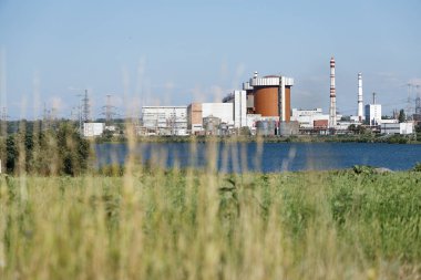YUZHNOUKRAINSK, UKRAINE, - 7 AĞUSTOS 2023 Güney Ukrayna Nükleer Santrali Panoramik Görünümü