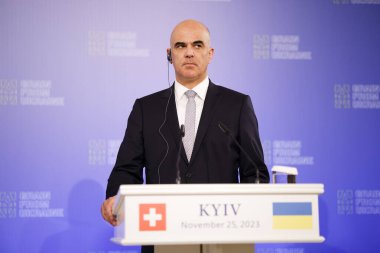 KYIV, UKRAINE - 25 Kasım 2023 İsviçre Konfederasyonu Başkanı Alain Berset zirvenin sonuçları hakkında düzenlediği basın toplantısında 'Ukrayna' dan Tahıl '