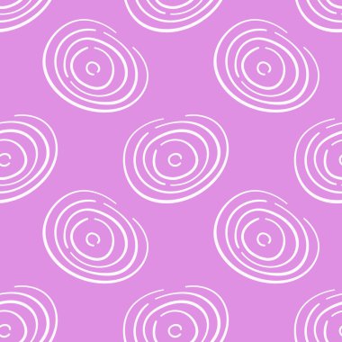 Pembe arka planda çizgili sanat tarzı soğan halkası olan kusursuz bir desen. Sebze teslimatı, mutfak dekorasyonu ve mutfak temalı grafik tasarımı için mükemmel..