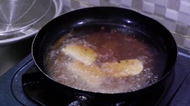 Evde yemek pişirme temposu, soya fasulyesinden yapılan geleneksel bir yemek. Endonezya sokak yemekleri.