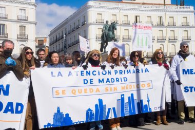 Primary care doctors and nurses organised by APISCAM, Asociacin de Profesionales de Informtica de Sanidad de la Comunidad de Madrid, continue their protest in support of a public health care service in the Region of Madrid. 