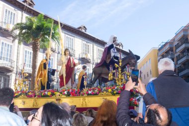 Paskalya haftası boyunca Madrid 'deki Palm Sunday törenlerinde Almudena Katedrali' nden İsa Mesih La Borriquita heykeli.