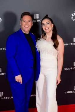 UMusic Hotel Madrid 'in açılışına İspanyol ünlüler Carlos Latre ve Ines Hernand da katıldı. UMusic Hotel Madrid Universal Music Group ve Dakia Entertainment Enteritality Group 'a aittir..