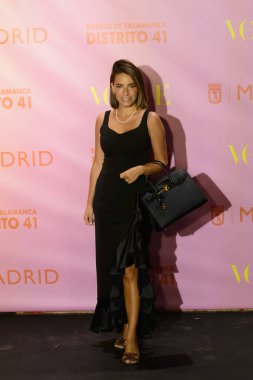 Flora Gonzlez, İspanya 'nın 41. Madrid bölgesindeki Salamanca moda bölgesinde Vogue Moda Gecesi 2023' e katıldı. Madrid İspanya 21 Eylül 2023