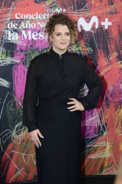 Lola Dueas, Madrid 'deki Teatro Caldern' deki yeni yıl konserinden önce Movistar Plus + Mini Serisi, La Mesas, The Mesah, The Mesah sırasında poz vermeyi resmetmişti..