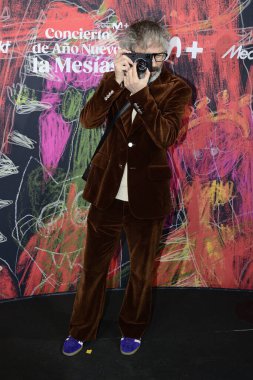 Ana Rujas, Madrid 'deki Teatro Caldern' deki yeni yıl konserinden önce Movistar Plus + mini dizileri, La Mesas, The Mesah, The Mesah sırasında poz vermeyi resmetmişti..