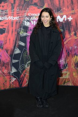 Ana Rujas, Madrid 'deki Teatro Caldern' deki yeni yıl konserinden önce Movistar Plus + mini dizileri, La Mesas, The Mesah, The Mesah sırasında poz vermeyi resmetmişti..