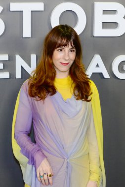 Ines de Leon, İspanyol haute tasarımcısı Balenciaga 'nın Cine Callao, Madrid İspanya' daki yaşamına dayanan Disney + serisinin prömiyeri sırasında medya için yapılan fotoğraf çağrısına katıldı ve poz verdi..
