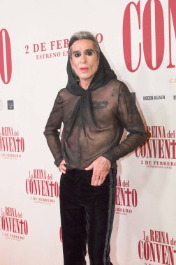 Mario Vaquerizo İspanyol komedi filmi The Queen of the Cine Callao 'nun galasında poz verirken görüldü..