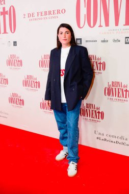 Alba Paul Ferrer, İspanyol komedi filmi The Queen of the Convent in the Cine Callao 'nun galasında poz verirken görüldü..