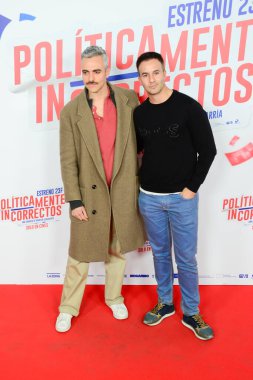 İspanyol filmi Polticamente Incorrectos 'un 19 Şubat 2024' te İspanya 'daki Cine Paz Madrid' deki galasında kırmızı halıda çekilmiş.