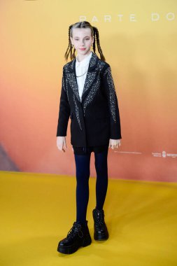 Anastasia Russo kırmızı halıda poz veriyor. Dune Part 2, Dune Part 2, İspanya 'nın 22 Şubat 2024 tarihli Kinepolis sinemasında prömiyer.