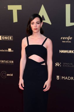 Victoria Luengo İspanya Sahne Sanatları Akademisi 'nin 22 Nisan 2024 tarihinde İspanya' nın Madrid kentindeki Teatro Espanol de Madrid 'deki fotoğraf çekimi sırasında poz verdiği için 2024 Talia Ödülleri' ne katıldı.